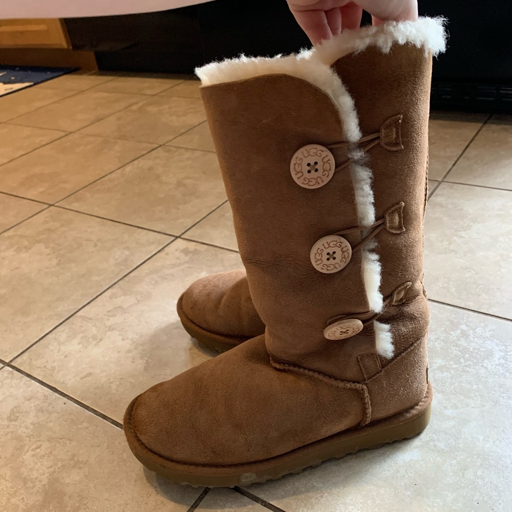 Classic Tall 3-Buttons UGG Boots - Picture 7 of 9